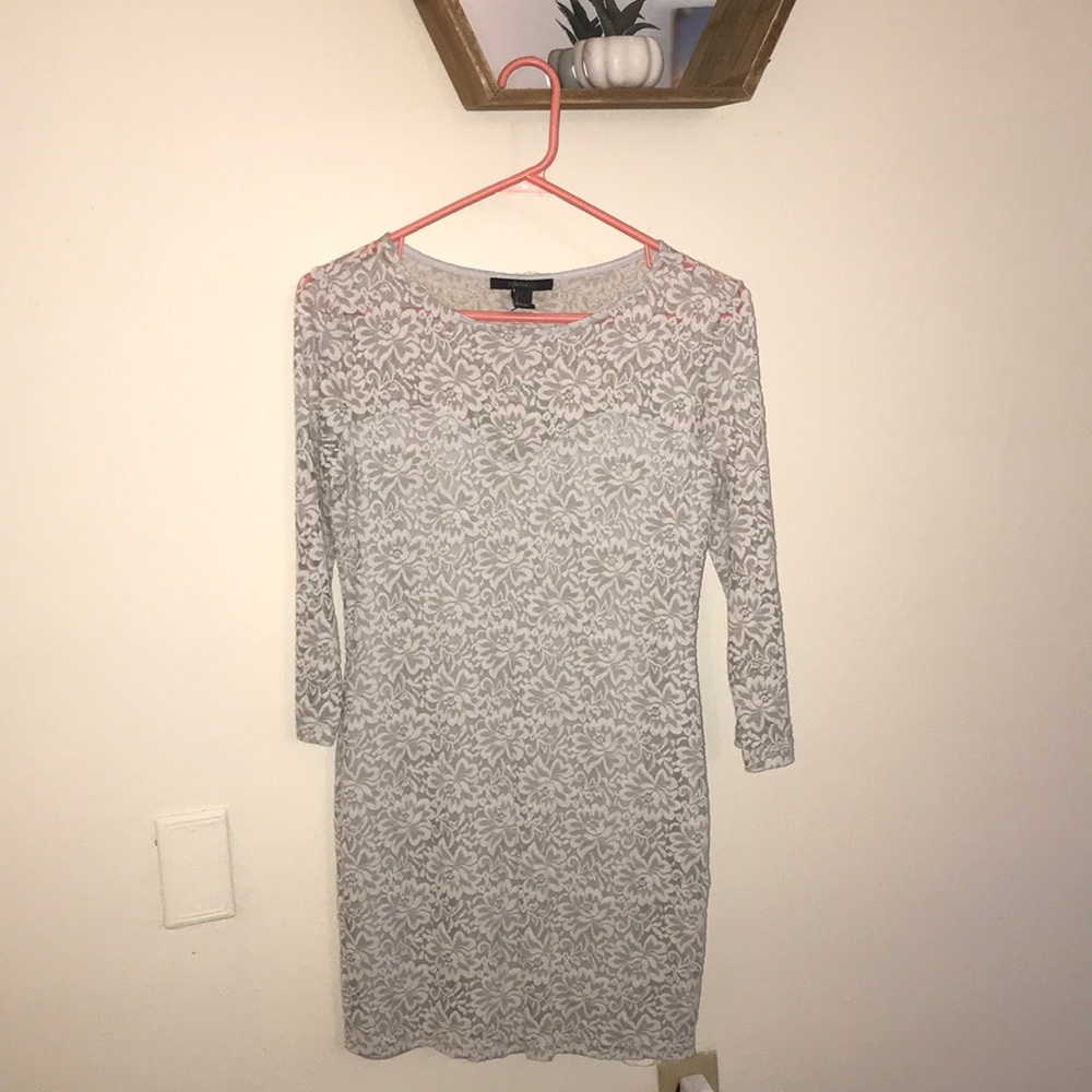 Quarter sleeve tight fitting white flower dress